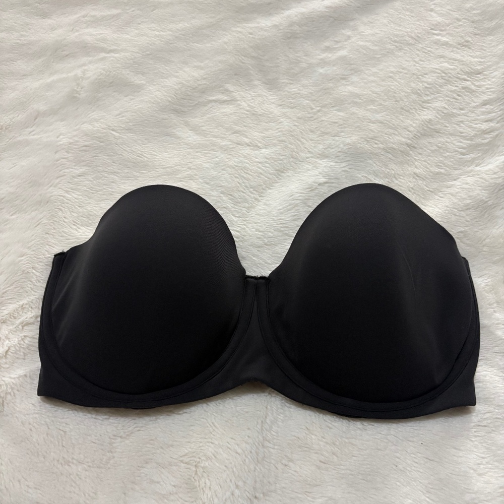 Skims bra/color Onyx/ Size 34DD
